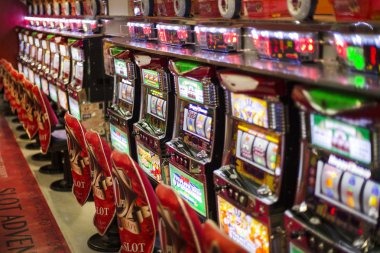 penulis roulette table with live wheel and betting layout interface